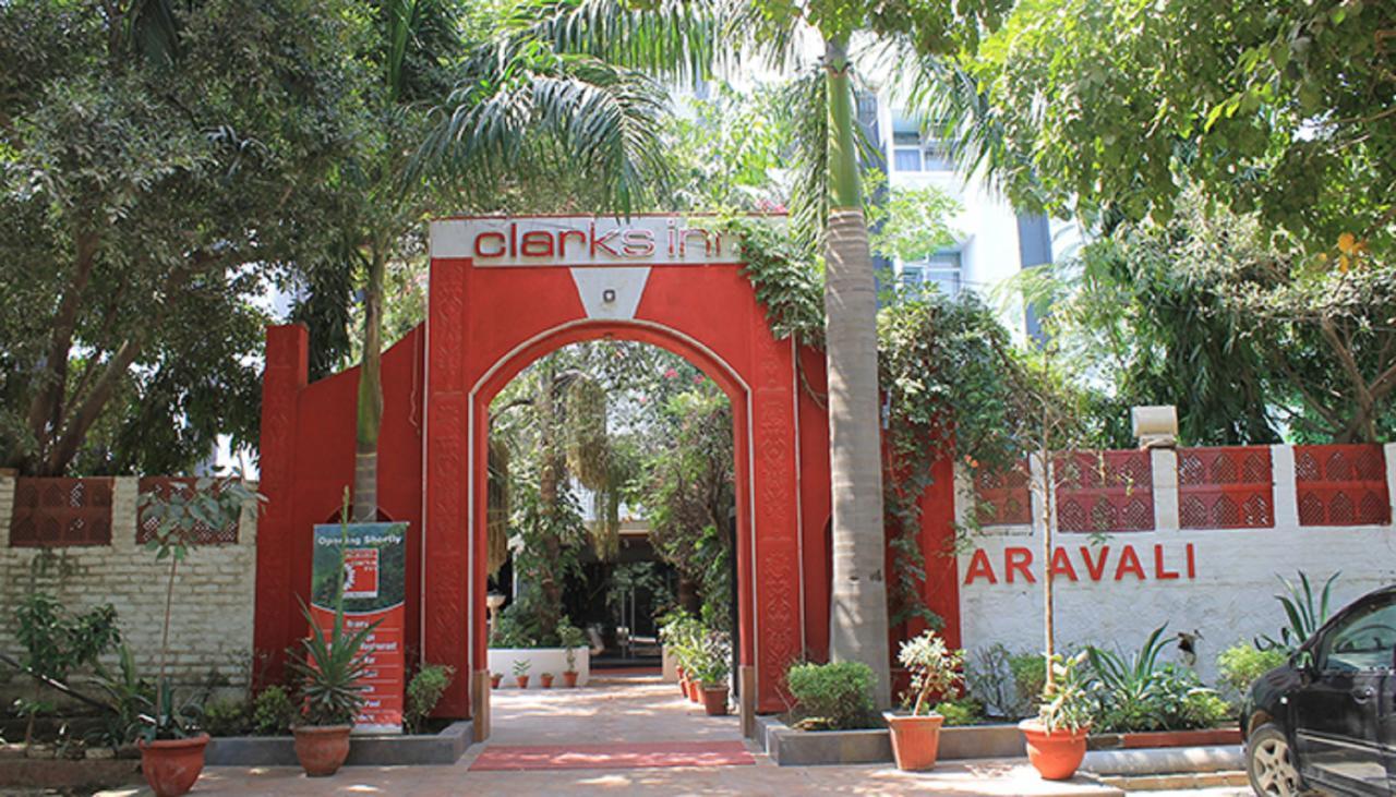 Aravali Clarks Inn Alwar Extérieur photo