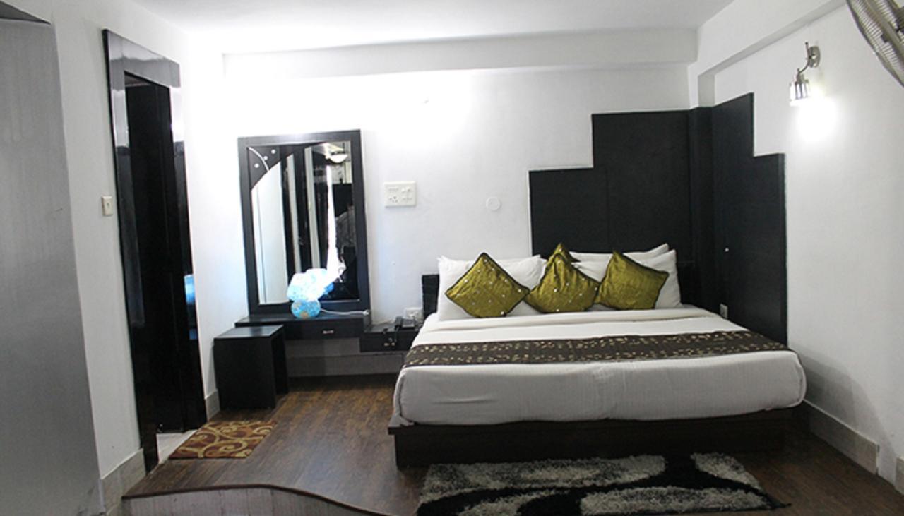 Aravali Clarks Inn Alwar Extérieur photo