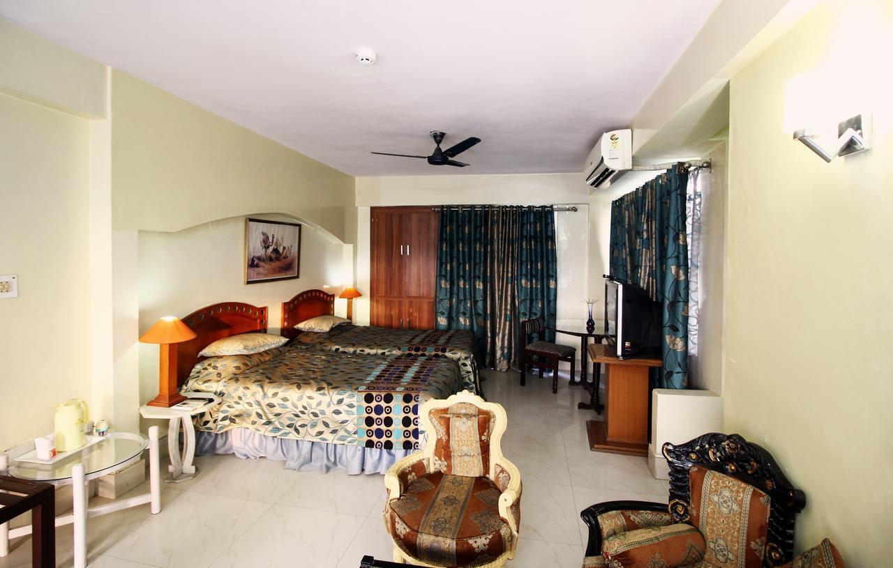Aravali Clarks Inn Alwar Extérieur photo