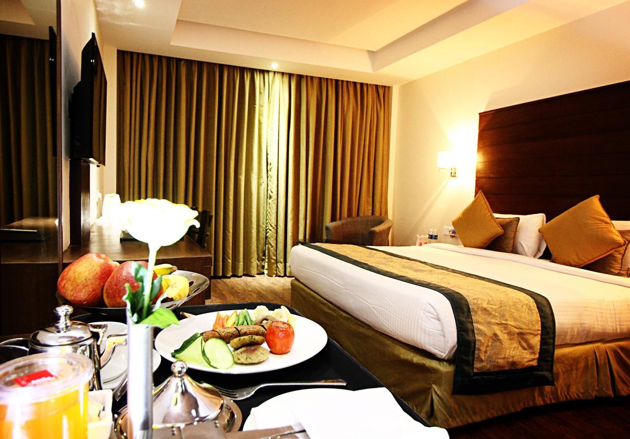 Aravali Clarks Inn Alwar Extérieur photo
