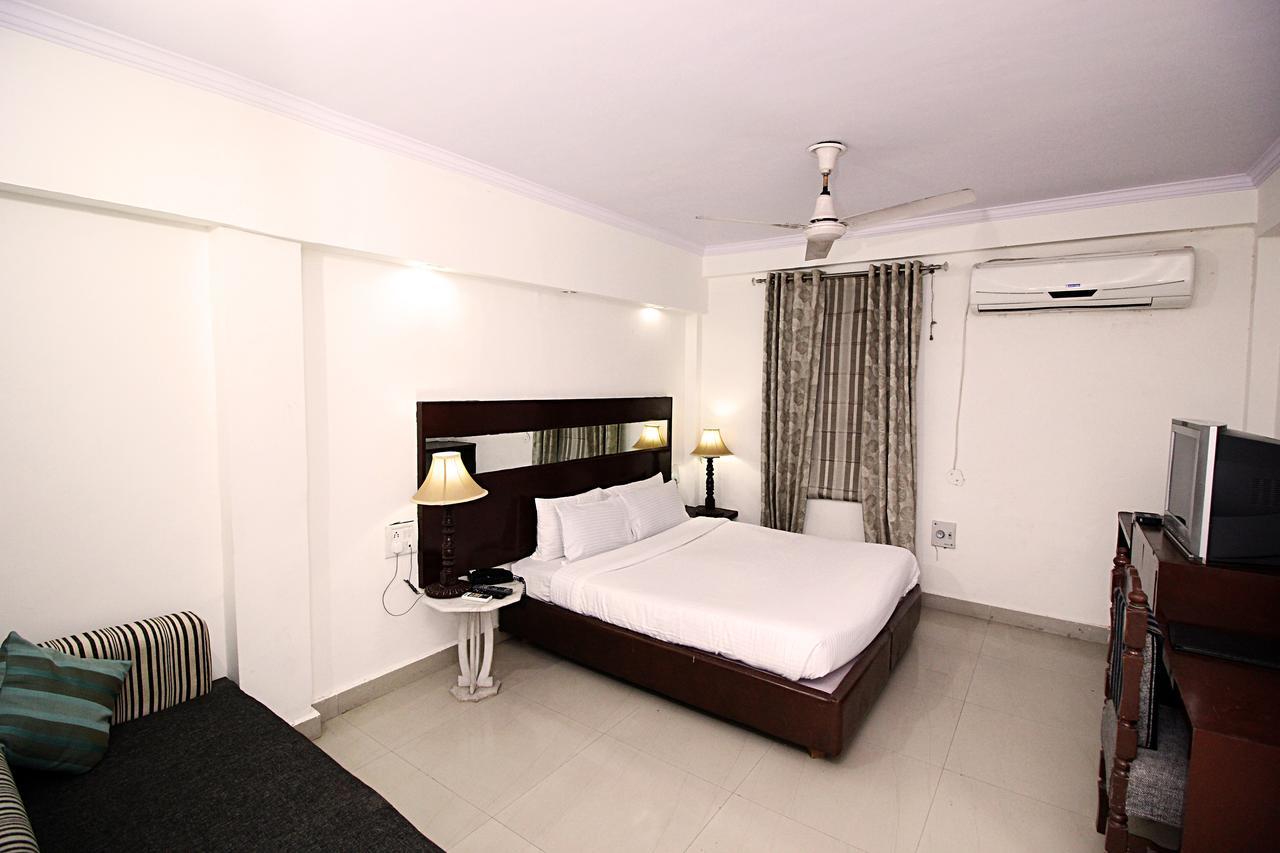 Aravali Clarks Inn Alwar Extérieur photo