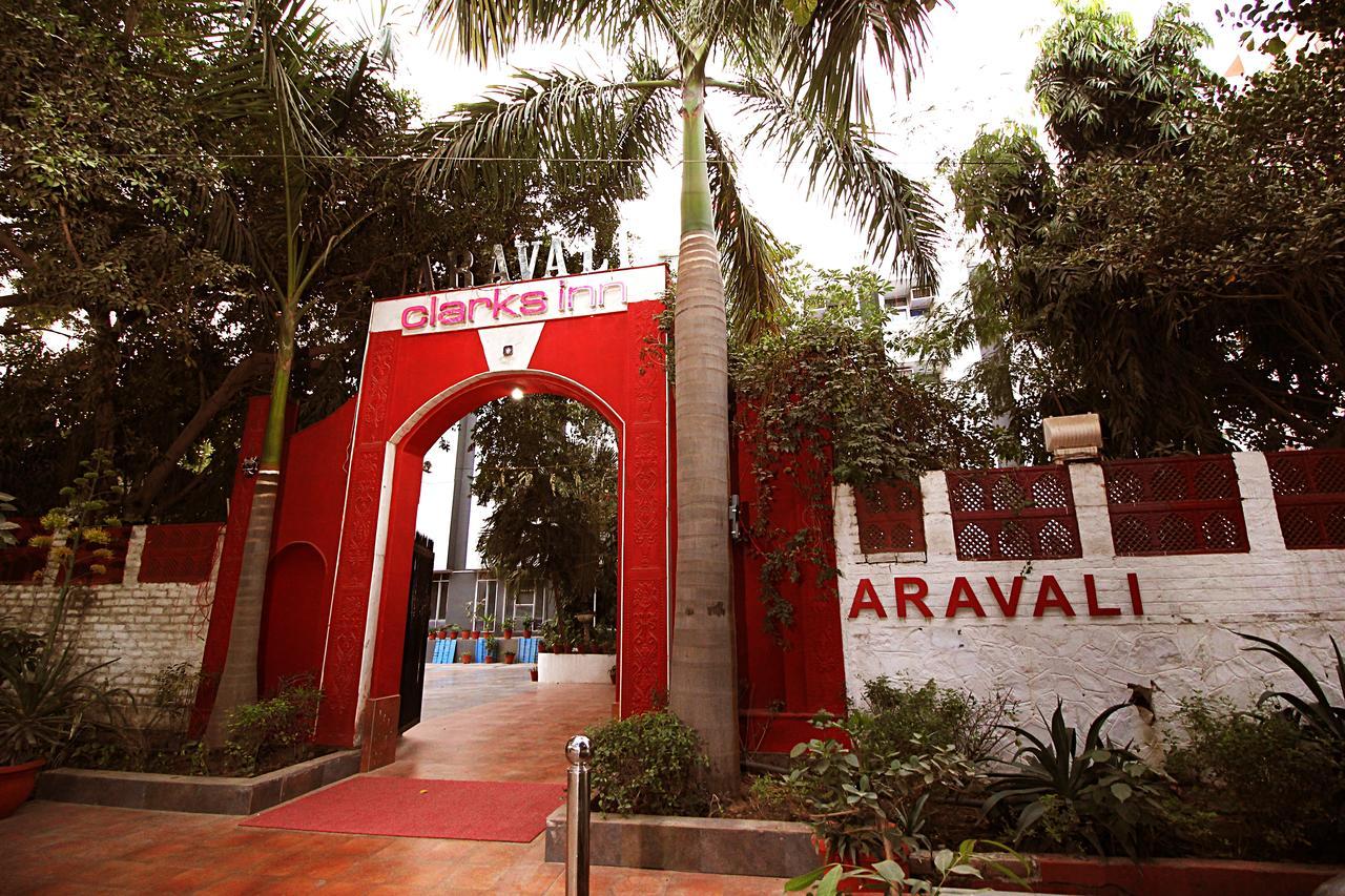 Aravali Clarks Inn Alwar Extérieur photo